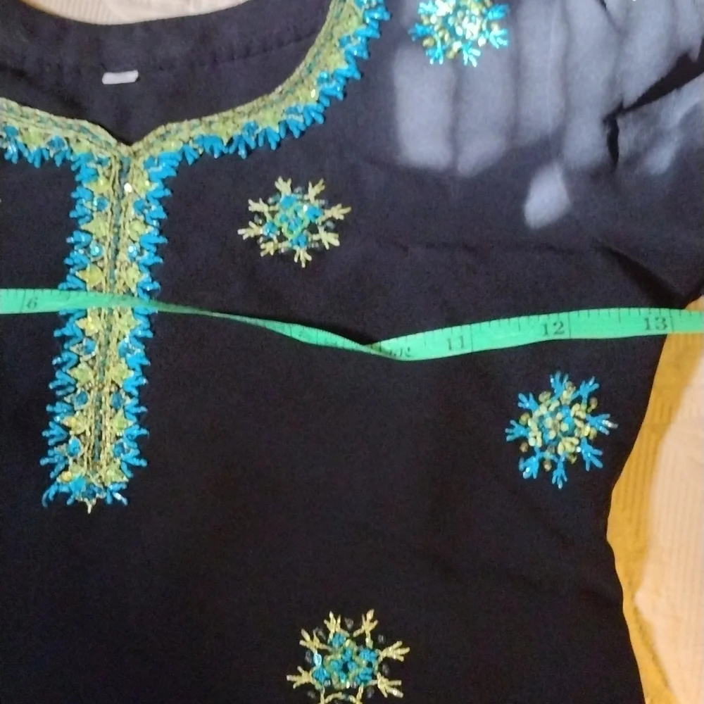 Girls dress - Picture 4 of 6